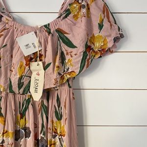 Pink/Floral off shoulder maxi dress